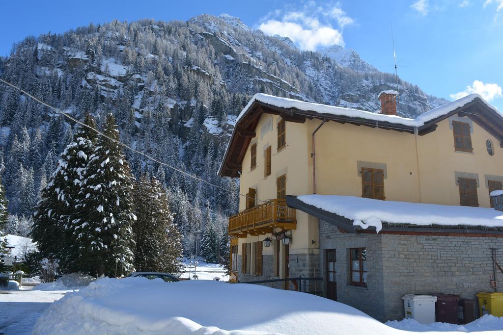 Hotel Villa Tedaldi グレッソネイ・サイント・ジェアン エクステリア 写真